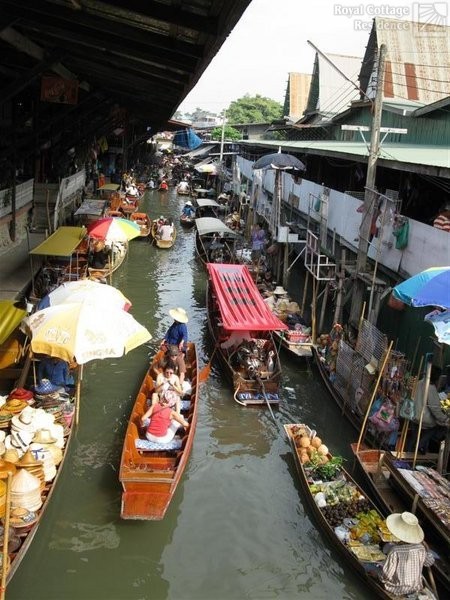 Floating market