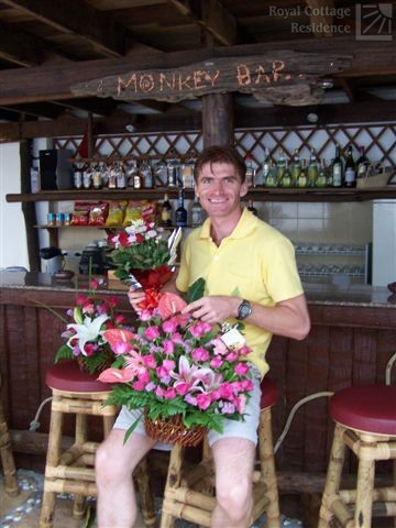Manager Kamil at Monkey Bar - Welcome!